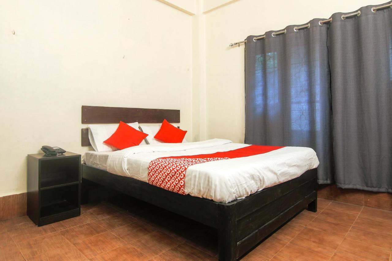 Oyo Indiraj Hotel Guwahati Ngoại thất bức ảnh