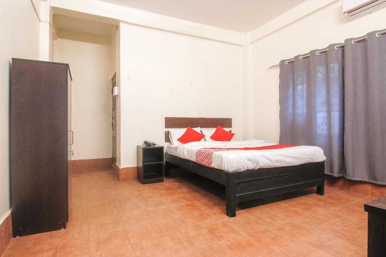 Oyo Indiraj Hotel Guwahati Ngoại thất bức ảnh